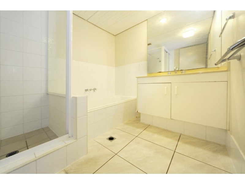 110/2 Eshelby Drive, Cannonvale QLD 4802