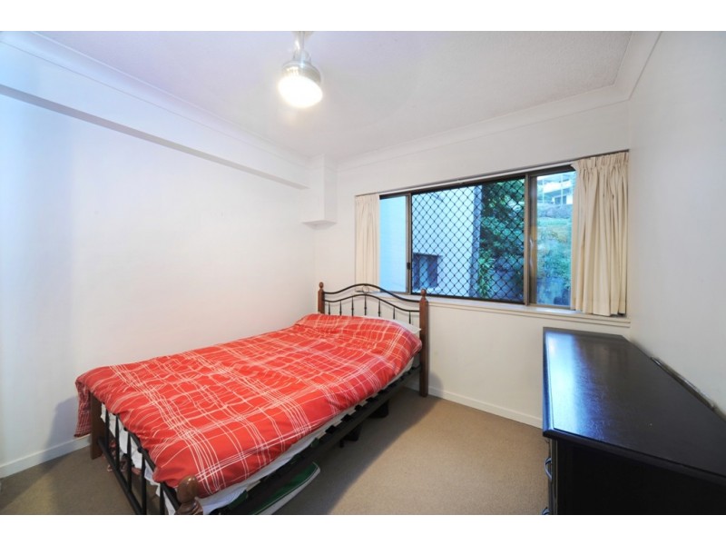 110/2 Eshelby Drive, Cannonvale QLD 4802