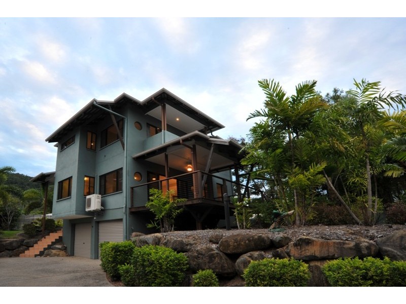 4/14 Altmann Avenue, Cannonvale QLD 4802