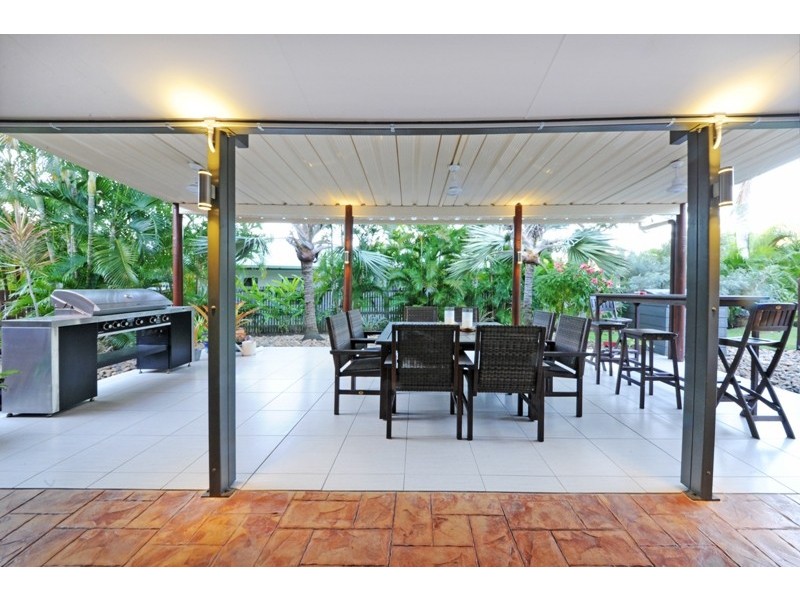 15 Grace Avenue, Cannonvale QLD 4802