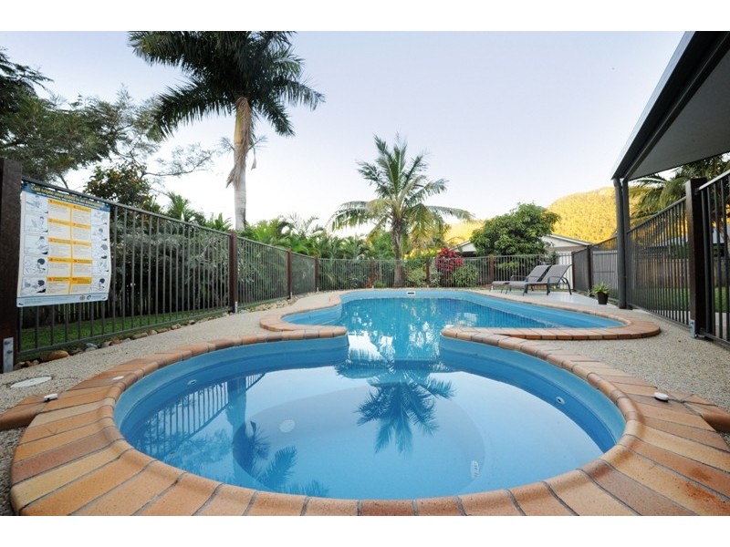 15 Grace Avenue, Cannonvale QLD 4802