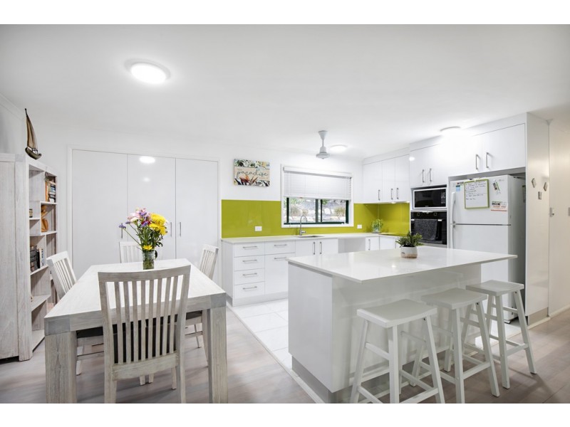 1 Sandpiper Crescent, Jubilee Pocket QLD 4802