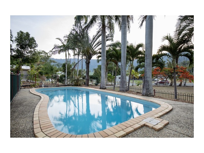 1 Sandpiper Crescent, Jubilee Pocket QLD 4802