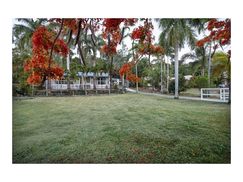 1 Sandpiper Crescent, Jubilee Pocket QLD 4802