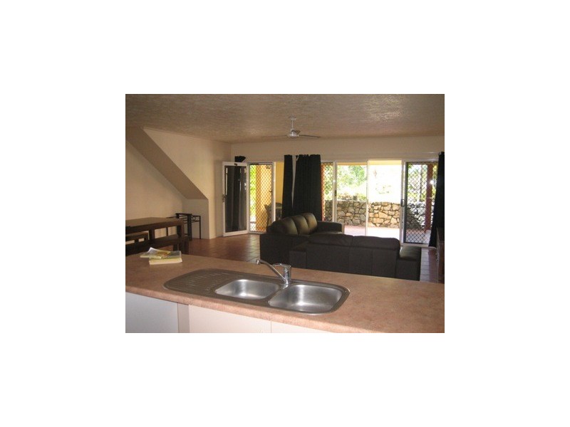 10/24 Island Drive, Cannonvale QLD 4802