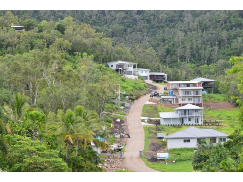 31 Cayman Estate, Cannonvale QLD 4802