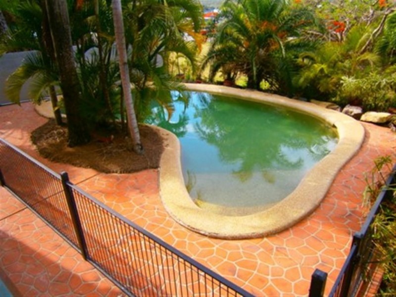 6 South Molle Blvd, Cannonvale QLD 4802