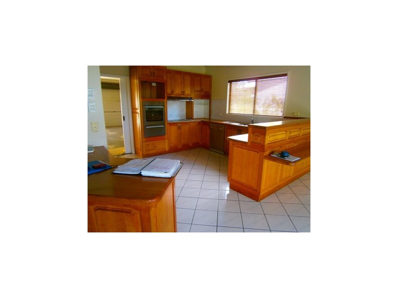 6 South Molle Blvd, Cannonvale QLD 4802