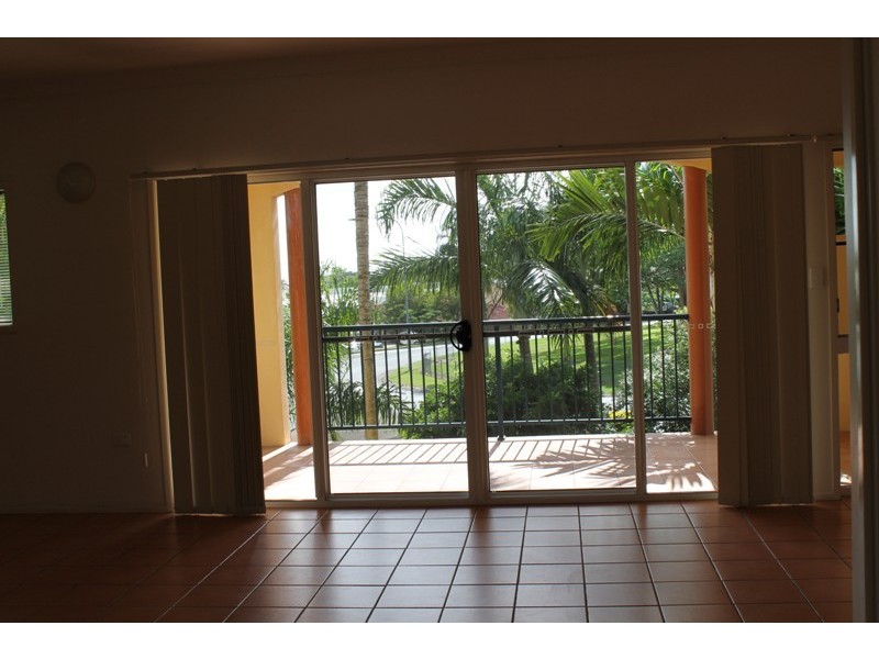 19/24 Island Drive, Cannonvale QLD 4802