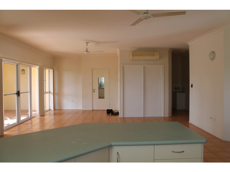 19/24 Island Drive, Cannonvale QLD 4802
