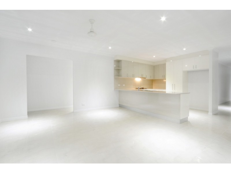 21 Corrimandle Grove, Cannonvale QLD 4802