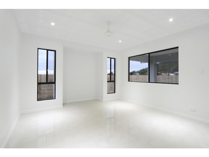 21 Corrimandle Grove, Cannonvale QLD 4802