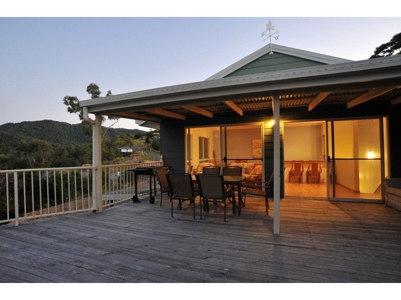16 Daydream Court, Cannonvale QLD 4802