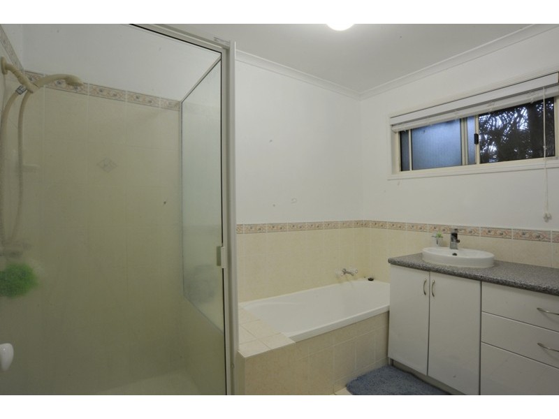 16 Daydream Court, Cannonvale QLD 4802