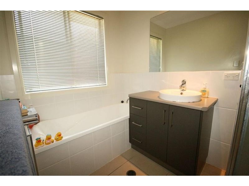 25 Armada Cresent, Jubilee Pocket QLD 4802