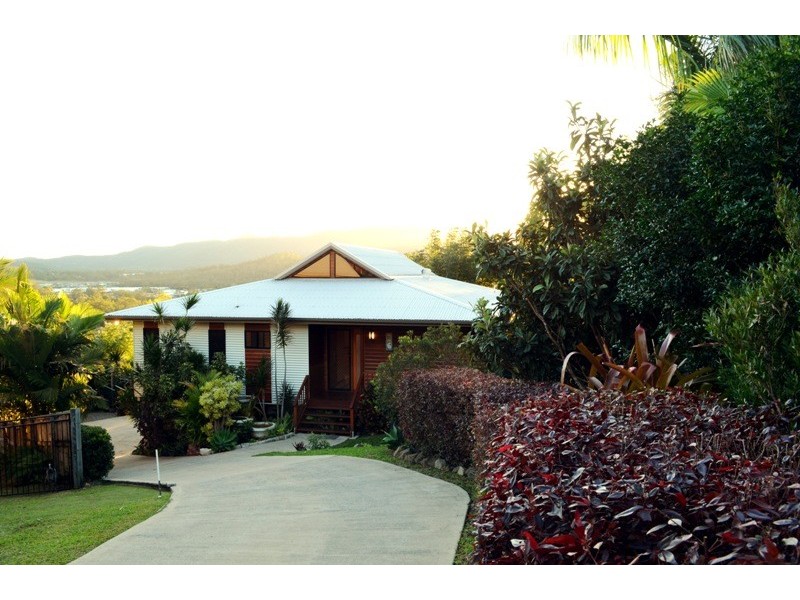 6 Golf Views Court, Cannonvale QLD 4802