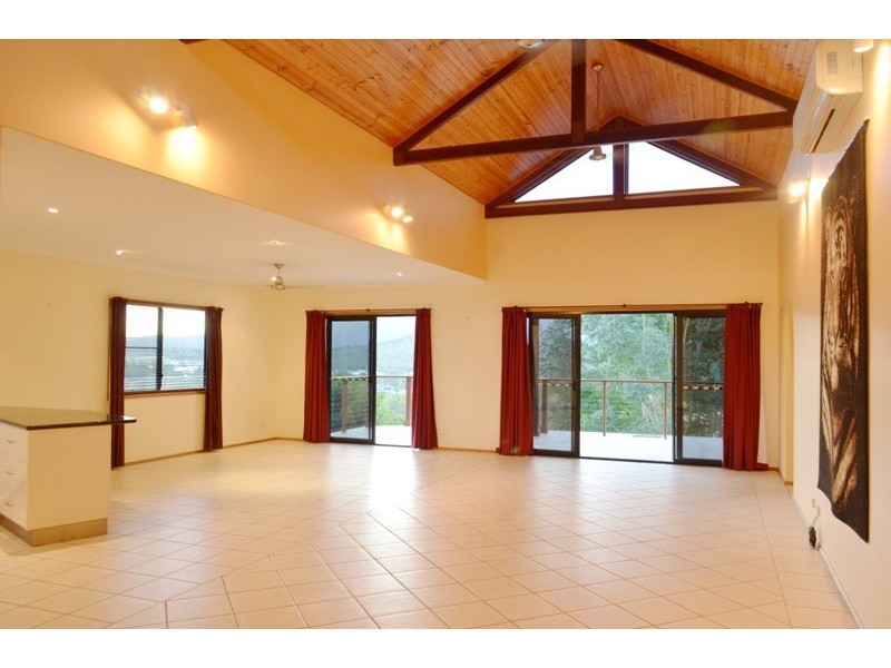 6 Golf Views Court, Cannonvale QLD 4802