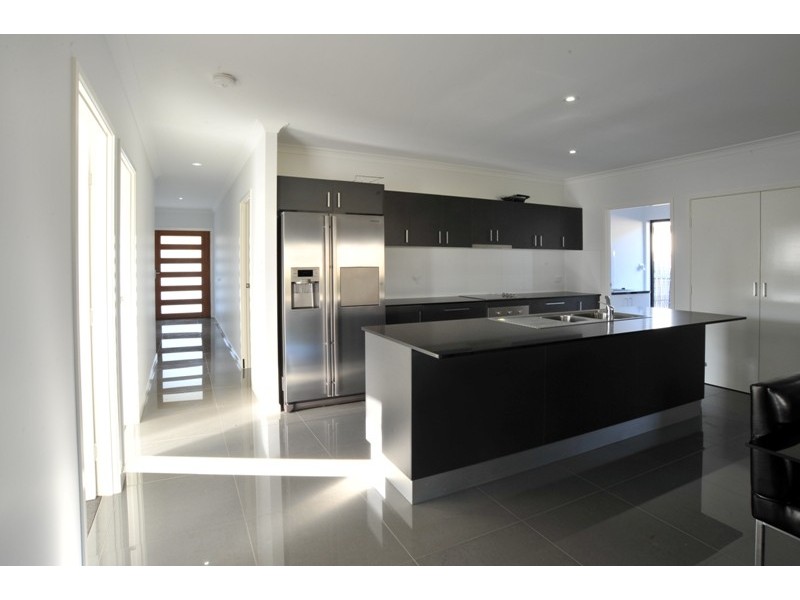 6 Twin Creek Court, Cannonvale QLD 4802