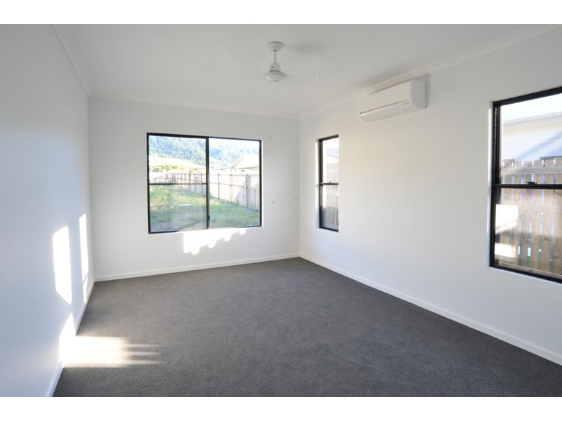 6 Twin Creek Court, Cannonvale QLD 4802