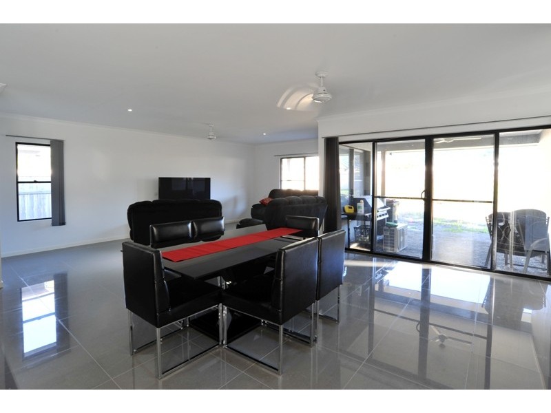 6 Twin Creek Court, Cannonvale QLD 4802