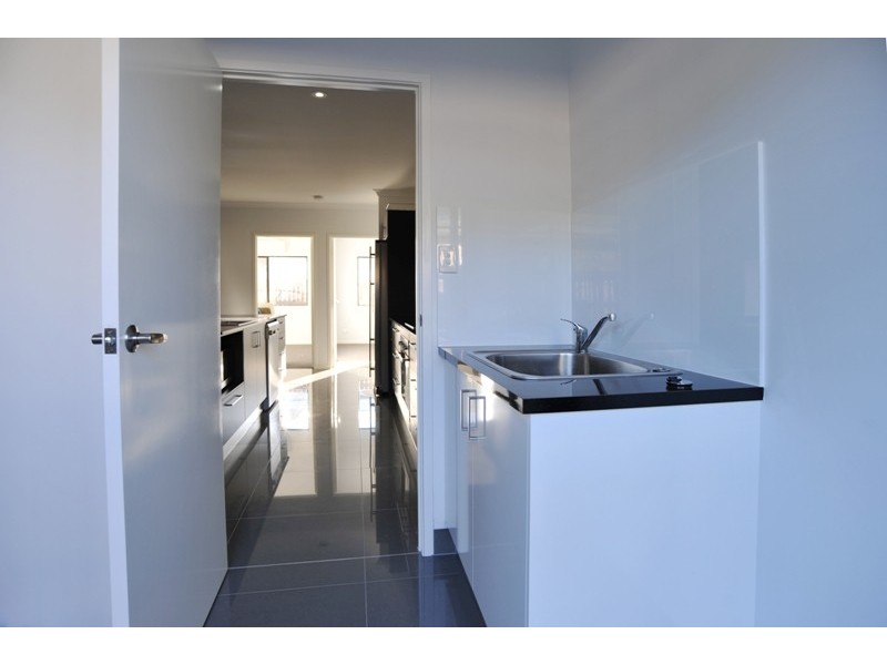 6 Twin Creek Court, Cannonvale QLD 4802