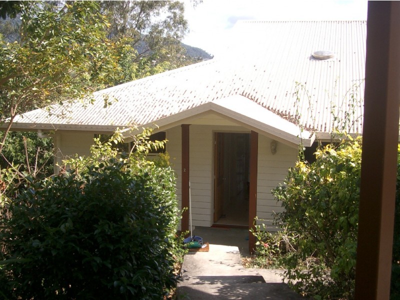 2/15 Macarthur Drive, Cannonvale QLD 4802