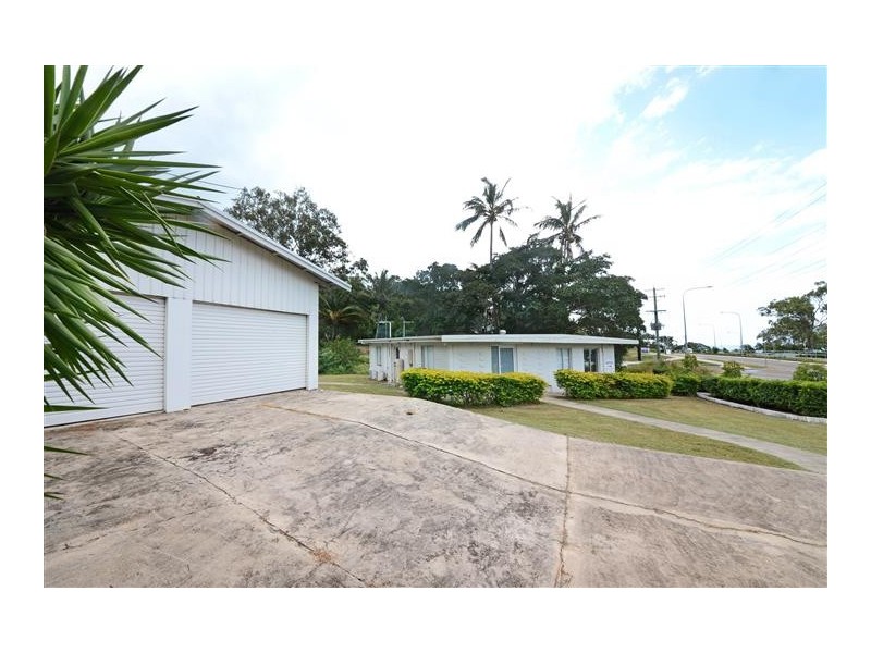 2 Waterson Way, Airlie Beach QLD 4802
