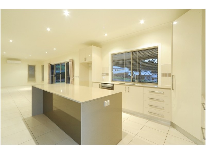 12 Armada Crescent, Jubilee Pocket QLD 4802