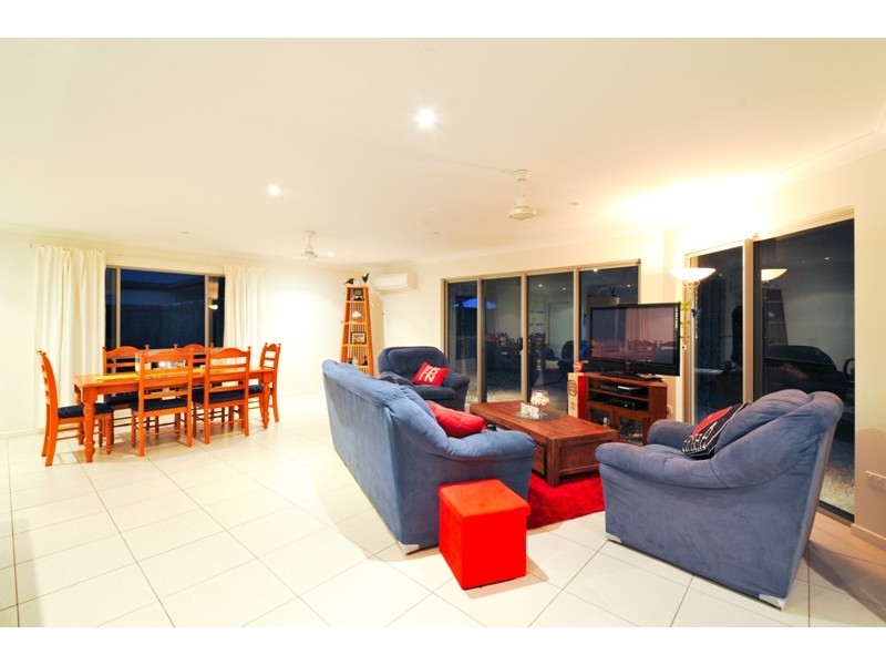 2/29 Sanctuary Avenue, Jubilee Pocket QLD 4802