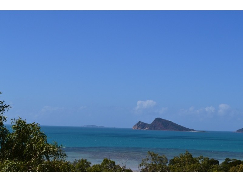 26 RATTRAY AVENUE, Hideaway Bay QLD 4800