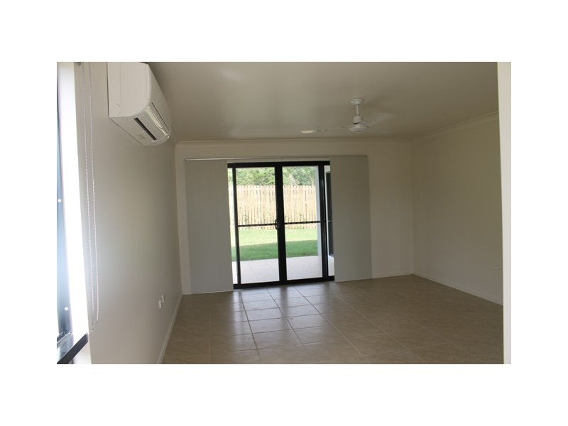 1/55 Endeavour, Cannonvale QLD 4802