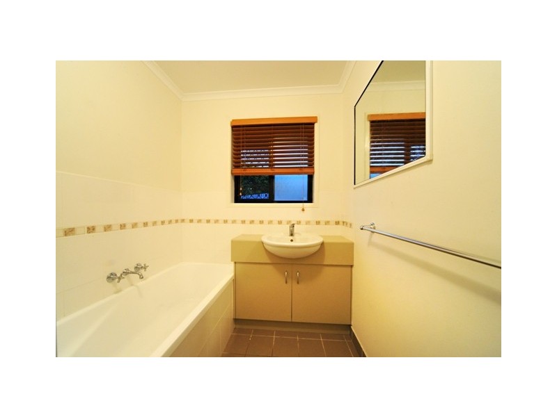 53 Country, Cannonvale QLD 4802