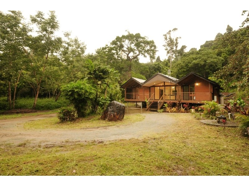 233 Paluma Road, Cannonvale QLD 4802