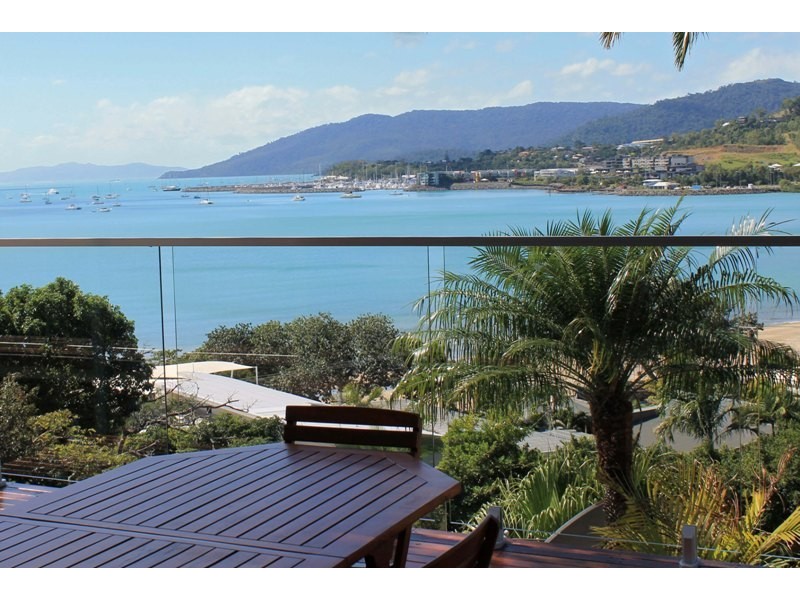 1 Stewart Drive, Cannonvale QLD 4802