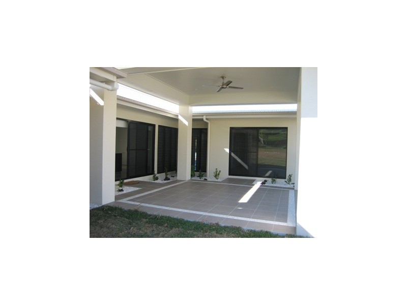 28 Parker Road, Cannonvale QLD 4802