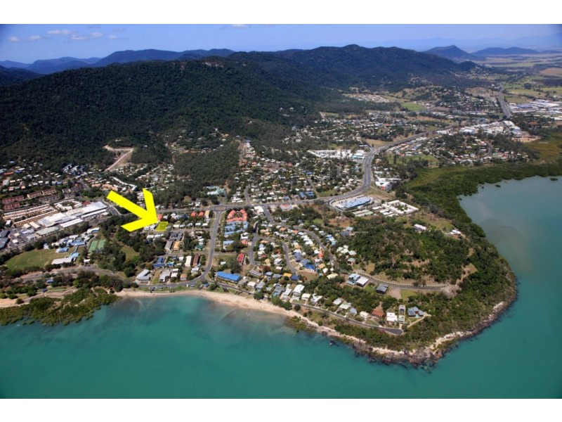 14 Schnapper Street, Cannonvale QLD 4802