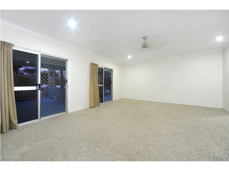 14 Schnapper Street, Cannonvale QLD 4802