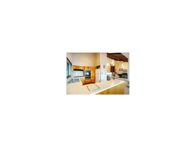 3 Stewart Drive, Cannonvale QLD 4802
