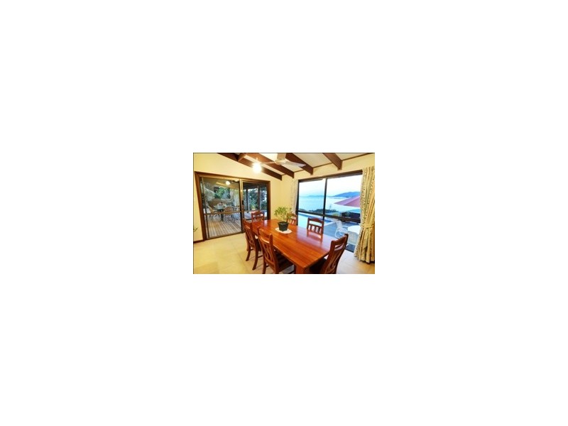 3 Stewart Drive, Cannonvale QLD 4802