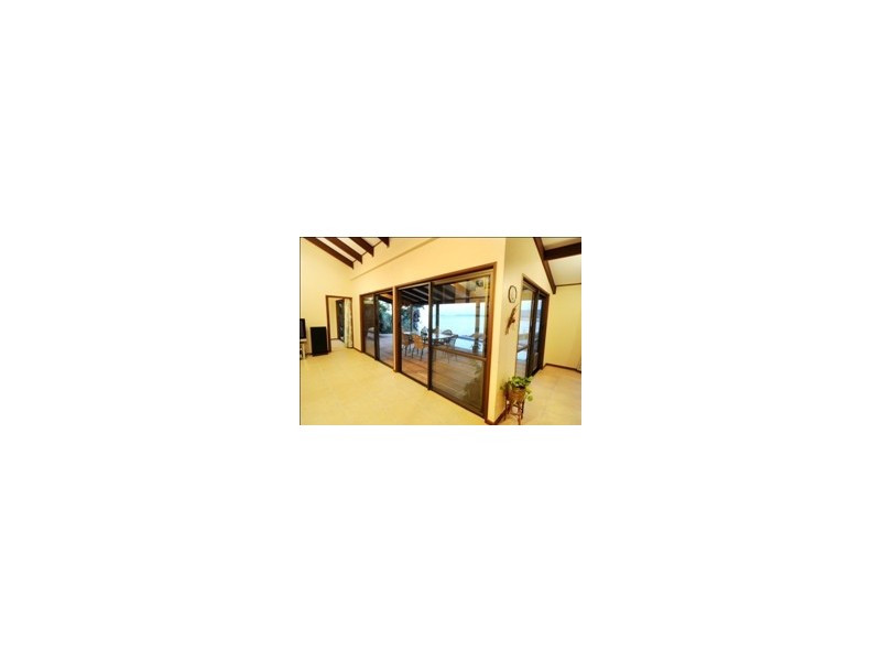 3 Stewart Drive, Cannonvale QLD 4802
