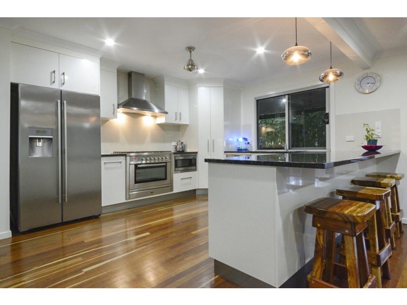 5 Salmon Street, Cannonvale QLD 4802