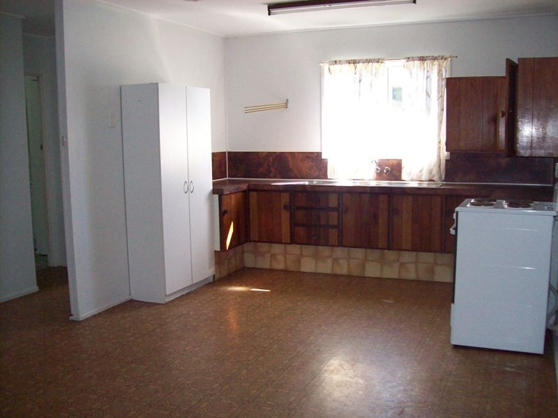 5 Salmon Street, Cannonvale QLD 4802