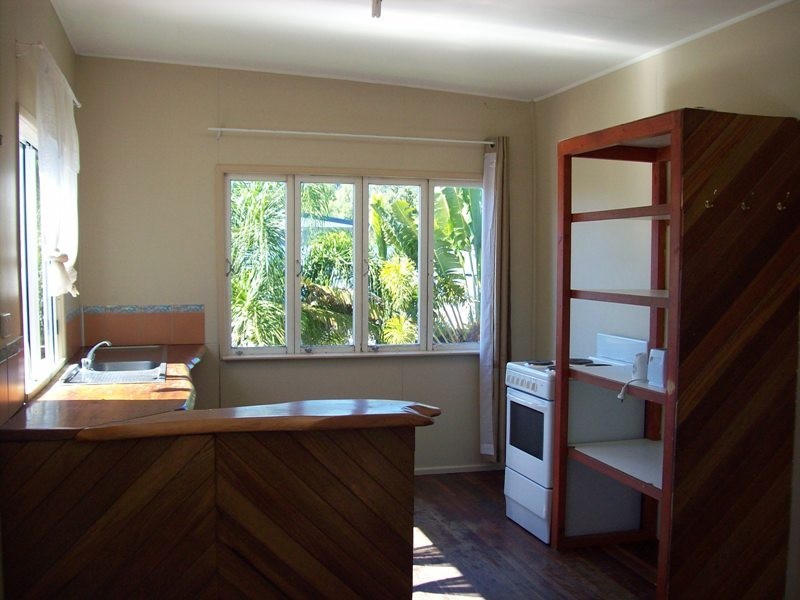 6 Herring Lane, Cannonvale QLD 4802