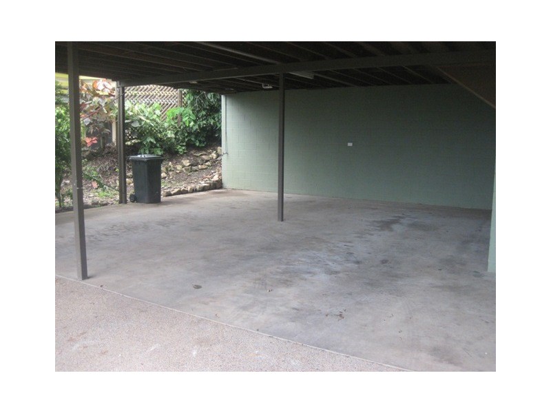 9 Country, Cannonvale QLD 4802