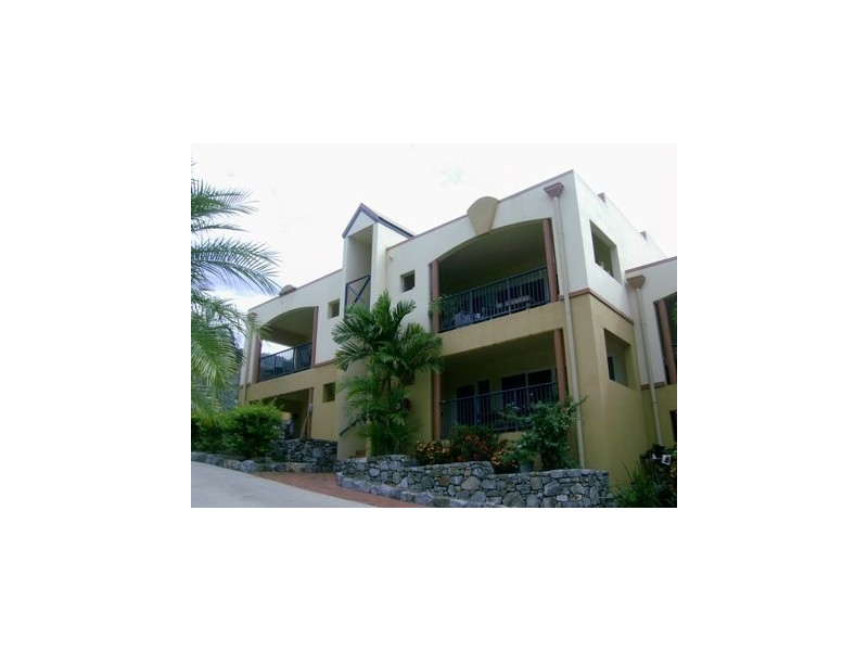 2/24 Island Drive, Cannonvale QLD 4802