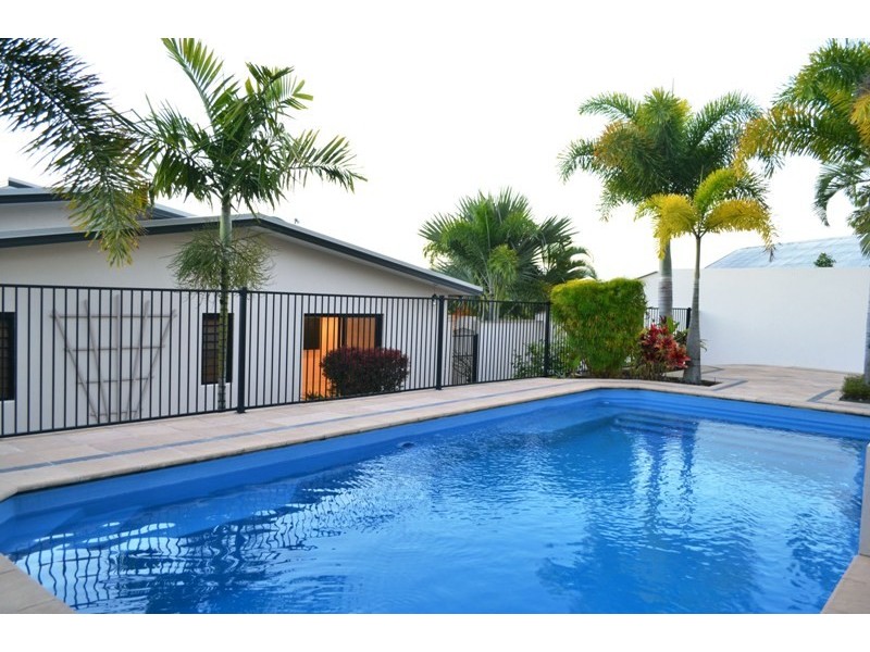 5 Whitehaven Crescent, Cannonvale QLD 4802