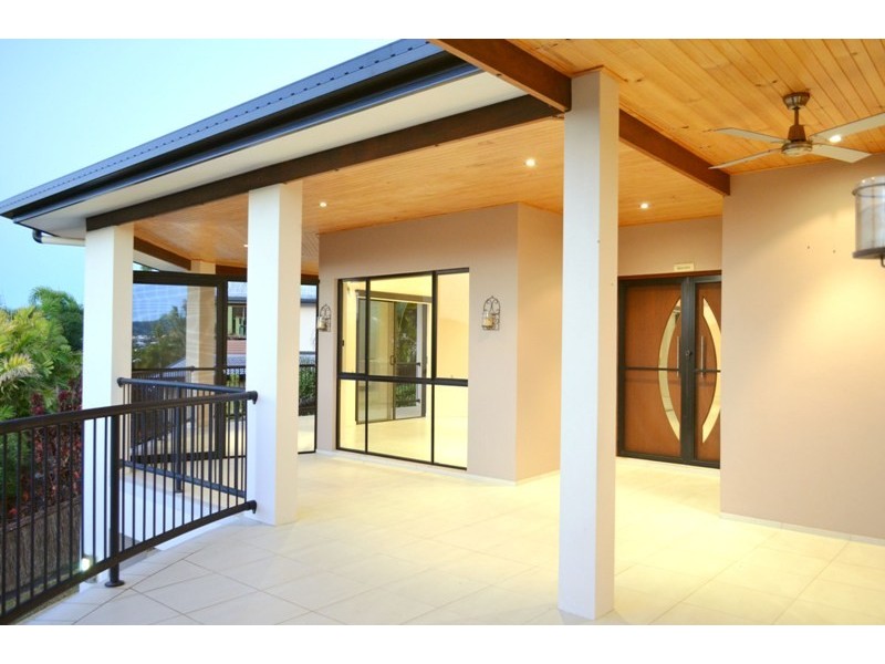 5 Whitehaven Crescent, Cannonvale QLD 4802