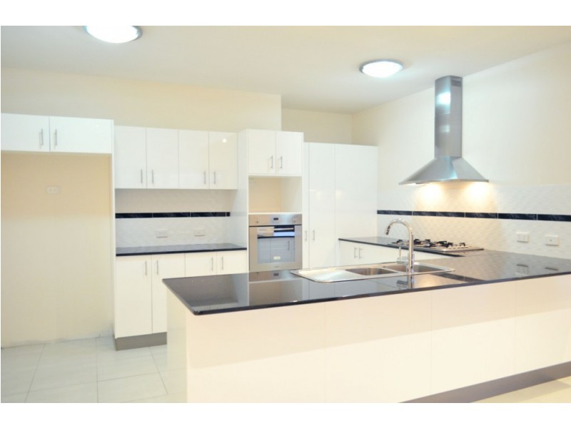 5 Whitehaven Crescent, Cannonvale QLD 4802