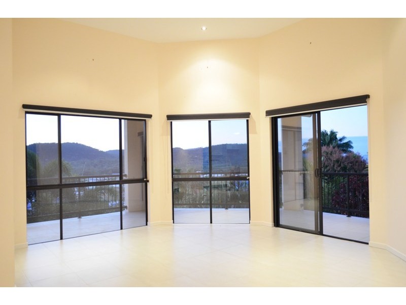 5 Whitehaven Crescent, Cannonvale QLD 4802
