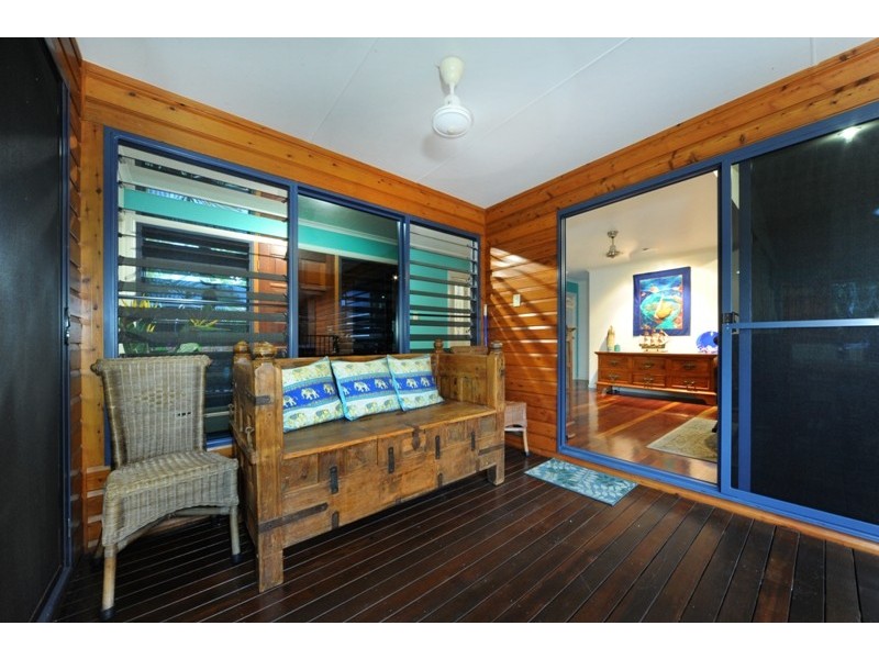 42 Gloucester Avenue, Hideaway Bay QLD 4800